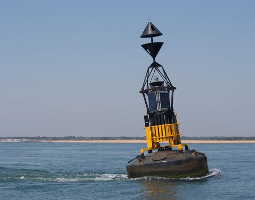 Qualidade águas profundas Marine Navigation Buoys Iala a pouca distância do mar do diâmetro de 2.4m fábrica